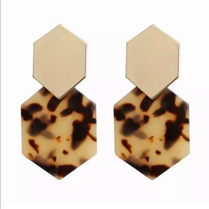 🔴SOLD🔴 Gold & Cheetah Geometric Drop Earrings